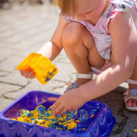 WOOPIE Piasek Kinetyczny 0,6 kg Zestaw Jednorożec Stolik z Foremkami